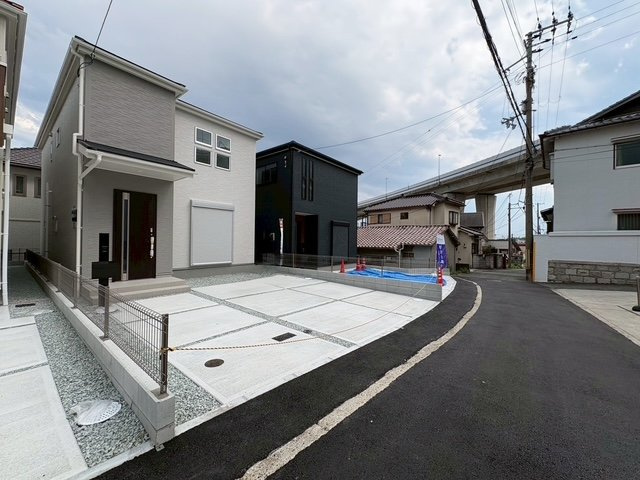 名谷町２期　新築戸建ての前面道路含む現地写真|前面道路含む現地写真です