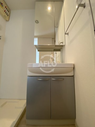 ジュネーゼ京町堀パークサイドの独立洗面台|ジュネーゼ京町堀パークサイド　シャンプードレッサー
