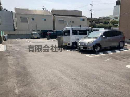 クローリスの駐車場