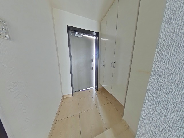 プレステージ豊中桜塚レーヴエッセの玄関