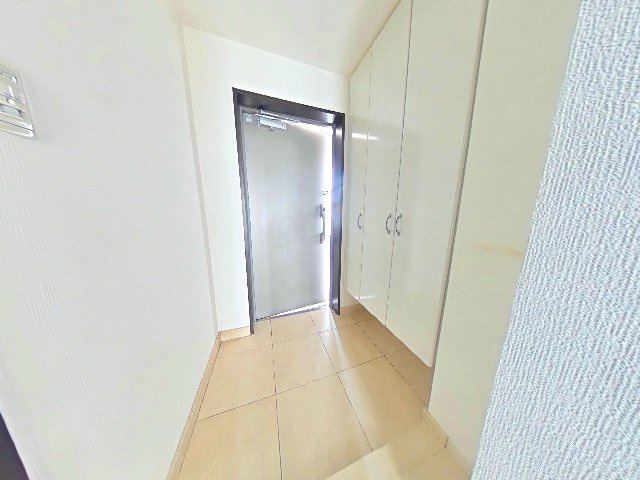 プレステージ豊中桜塚レーヴエッセの玄関