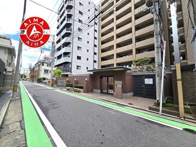 コスモ六本松シティフォルムの現況写真|前面道路含む現地写真です。