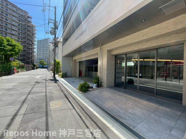 レオンコンフォート神戸駅前のエントランス