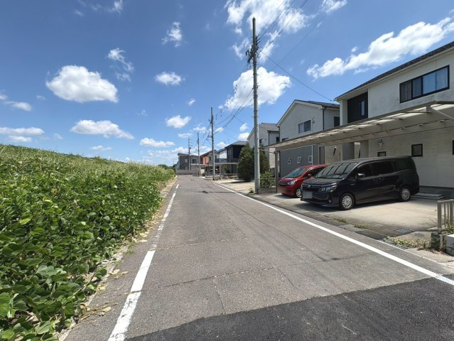 リーブルガーデン　各務原市川島緑町　全2区画分譲の前面道路含む現地写真|■前面道路　■ヤマダ不動産　株式会社リライフ　
■夢のマイホーム購入をフルサポートします！