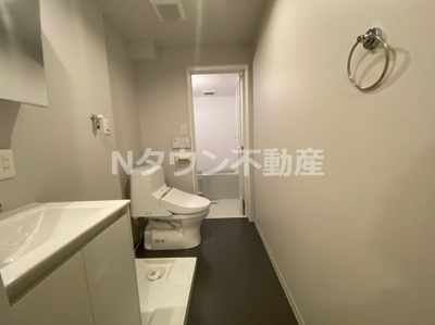 【洗面所】 | LIANGE栄生 | ゆったりとスペースのある洗面所