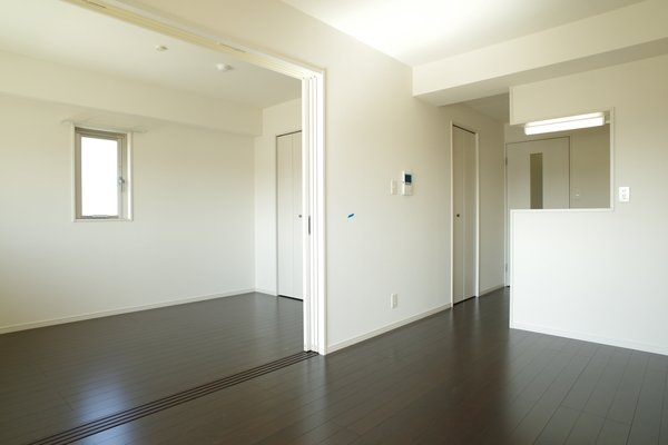 熊本市南区近見８丁目の賃貸マンションの居間・リビング