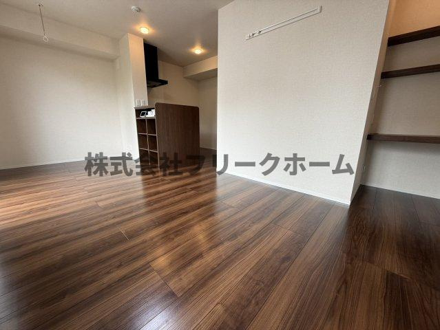 小金井市本町４丁目のアパートの居間・リビング