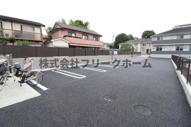 小金井市本町４丁目のアパートの駐車場