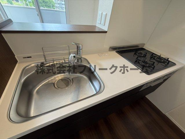 小金井市本町４丁目のアパートのキッチン