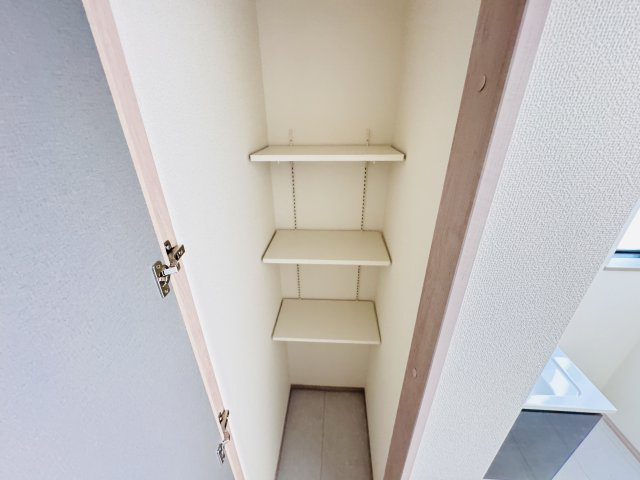 松戸市五香西３丁目新築戸建【松飛台小学校:5分】の脱衣所|脱衣所収納スペース・可動棚