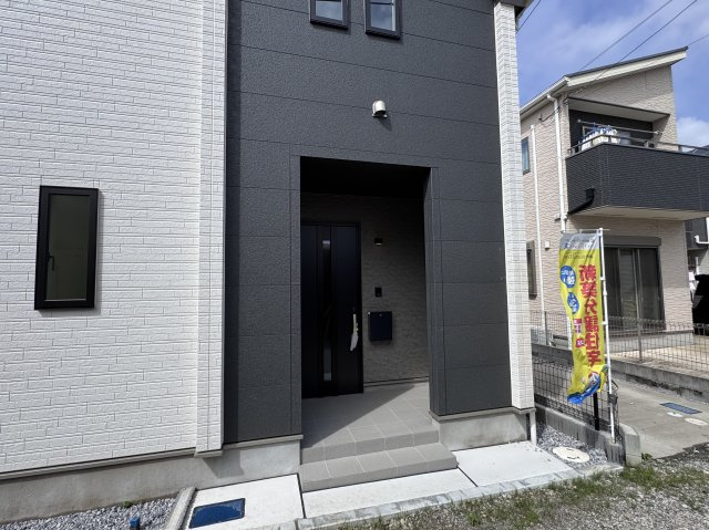 松戸市五香西３丁目新築戸建【松飛台小学校:5分】のエントランス|エントランス・玄関ポーチ