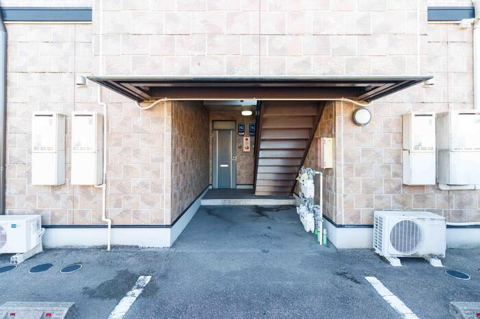レジデンス横田南のエントランス