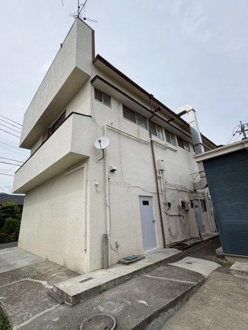 寿ビルの外観