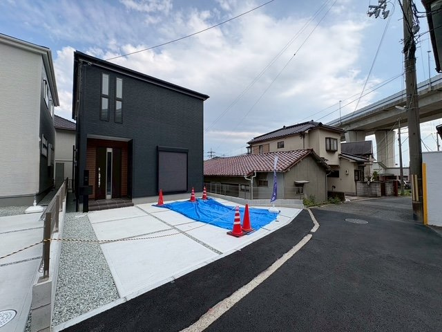 名谷町２期　新築戸建ての前面道路含む現地写真|前面道路含む現地写真です