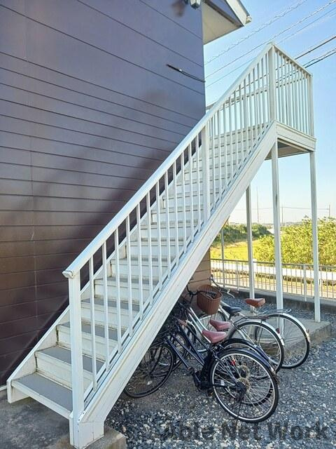 トラッドハイツ柏崎のその他共用部分|外階段