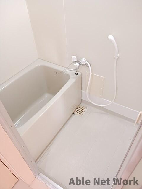 トラッドハイツ柏崎の浴室|ゆったり過ごせるお風呂です