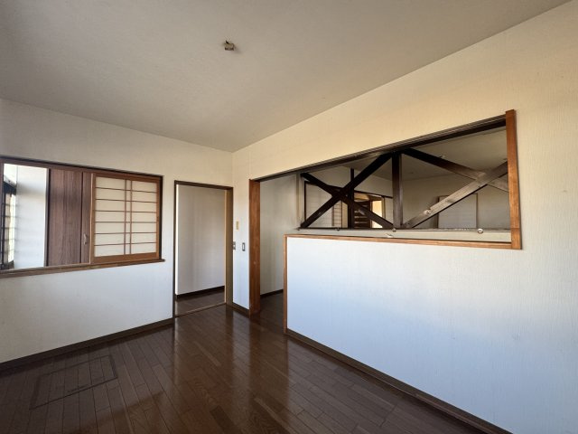 【2世帯対応住宅】吾川郡いの町天王南5丁目　中古一戸建ての洋室|ライフスタイルに合わせて活用できる、開放感のある室内設計。