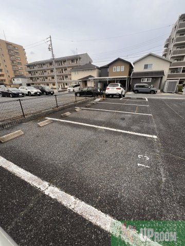 ウェルメイドの駐車場