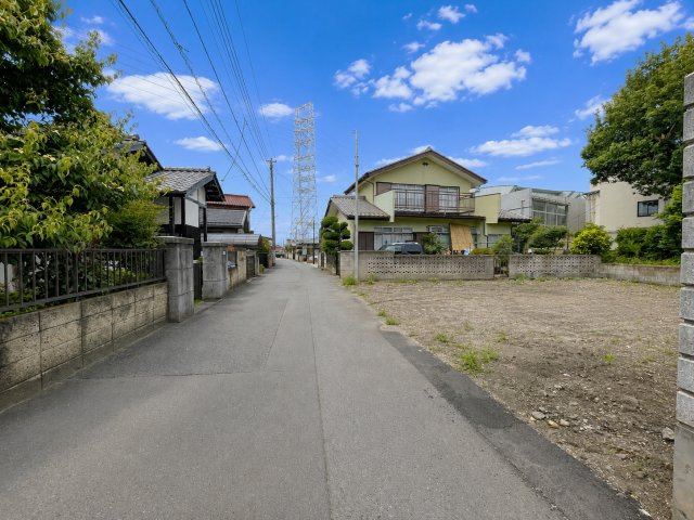 高崎市江木町売土地の前面道路含む現地写真