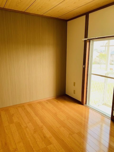 中尾山コーポの洋室
