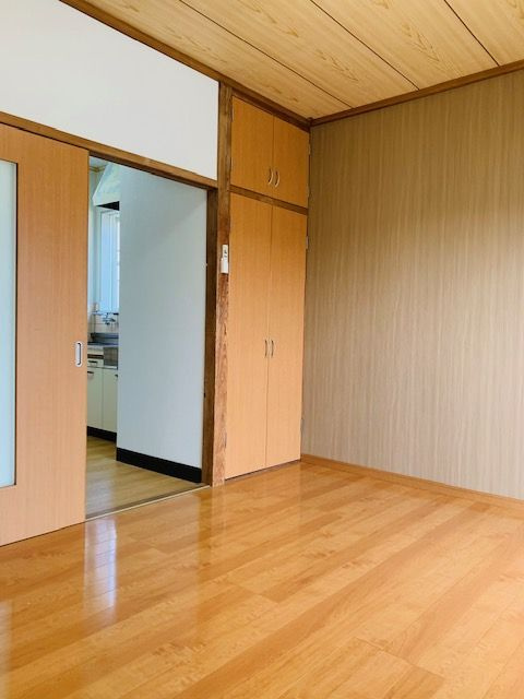 中尾山コーポの洋室