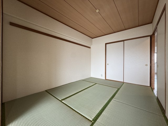 クローバーメゾン東桃山台の和室