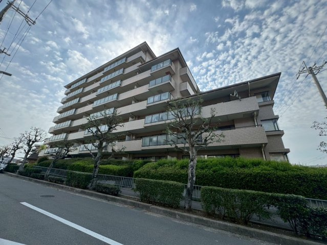 クローバーメゾン東桃山台の外観