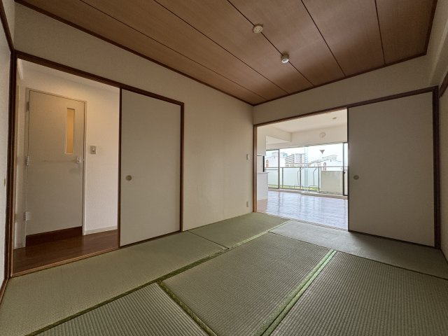 クローバーメゾン東桃山台の和室