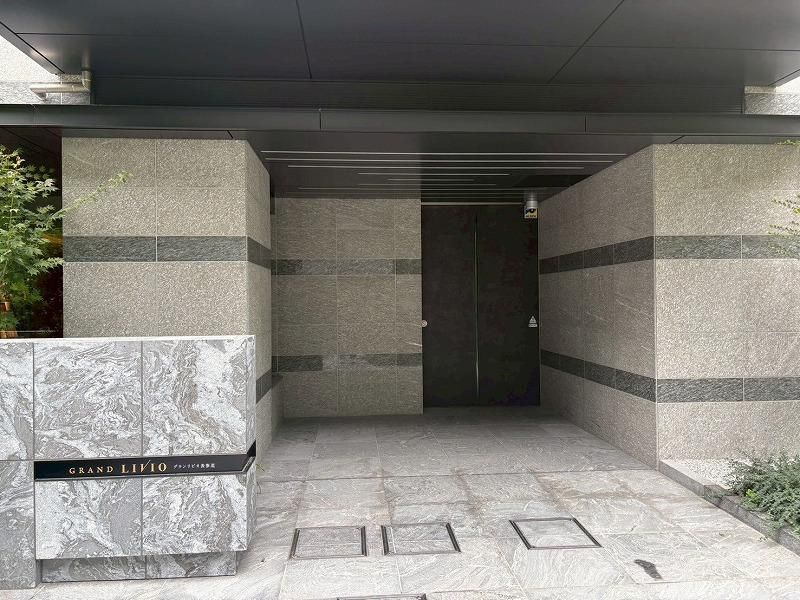 グランリビオ表参道のエントランス