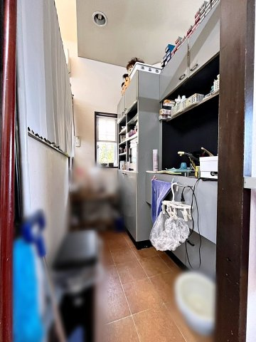 福島市蓬莱町8丁目　中古戸建のその他|【店舗内】目隠しされている部分には収納棚がございます！