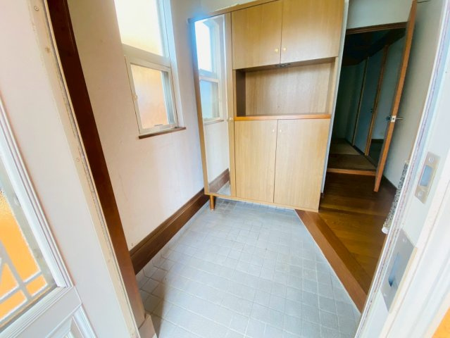 希望ヶ丘戸建の玄関