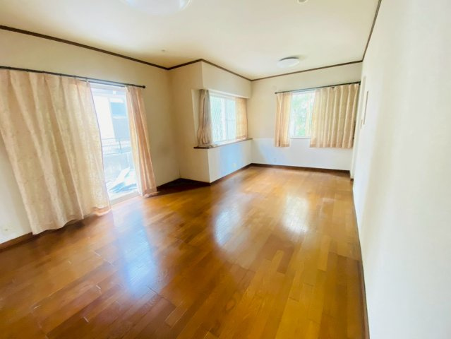 希望ヶ丘戸建の居間・リビング