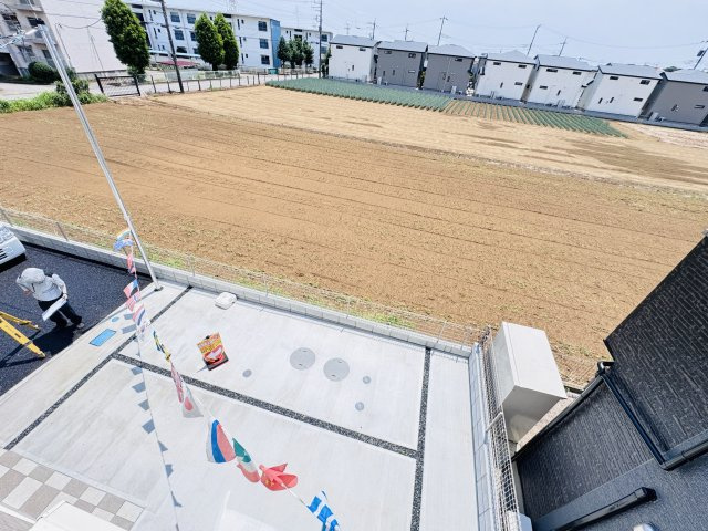 柏市新逆井2丁目新築戸建【土南部小学校:7分】の展望|バルコニーより南側眺望・南側駐車スペースで日当たり良好♪
