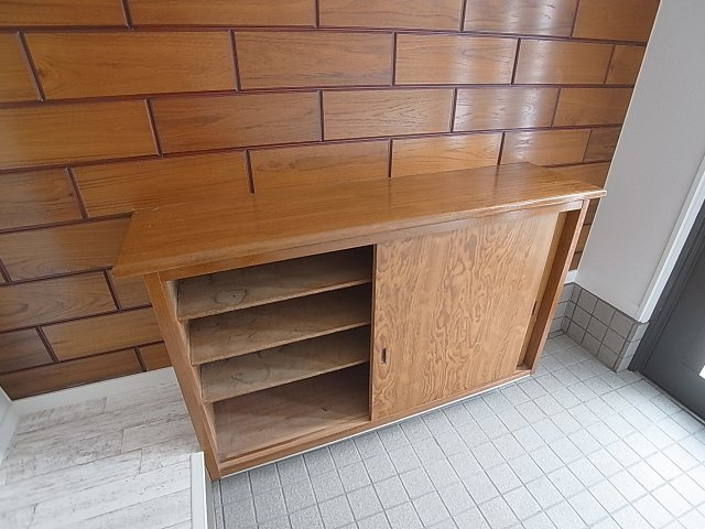 寺池町２丁目貸家の玄関|シューズＢＯＸもございます