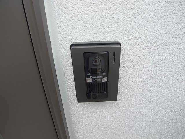 寺池町２丁目貸家のセキュリティ|ＴＶモニターフォンで顔が分かります