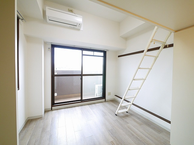 シティパレス西大寺北町Ｐ１の居間・リビング|ゆったり過ごせる居間です