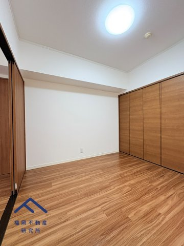 ステイツ天神東の洋室