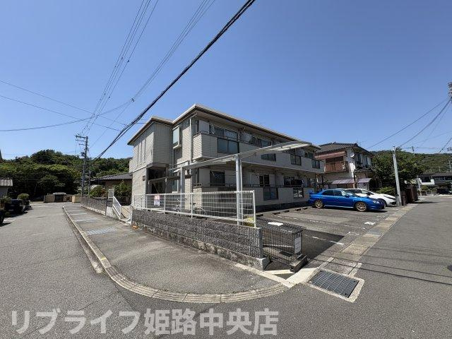 ハイツカジワラの外観