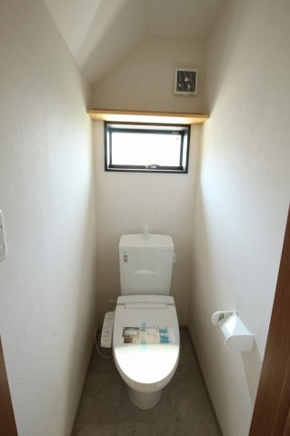 高知市旭天神町第1　1号棟　（全2区画）のトイレ|1F