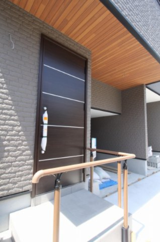 高知市旭天神町第1　1号棟　（全2区画）の玄関