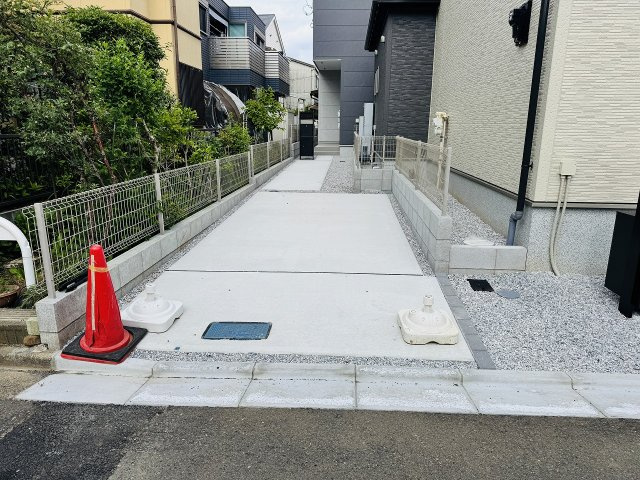 八王子市　散田町　新築一戸建て　２５ー１期の駐車場|～カースペースは1台分～
