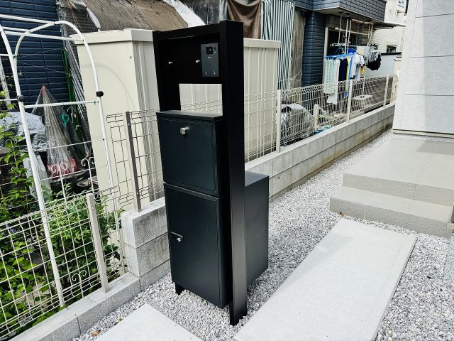 八王子市　散田町　新築一戸建て　２５ー１期の設備|～不在時の荷物受け取りに大変便利な宅配BOX～