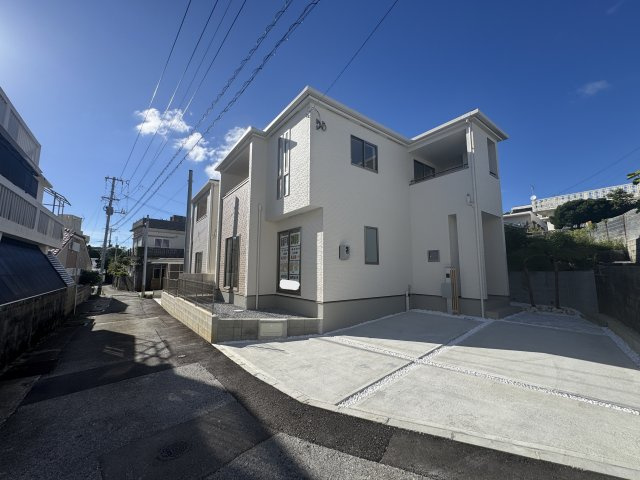 宜野湾市野嵩2期（全2棟）の前面道路含む現地写真|※南西側公道4m♪