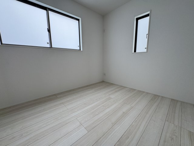宜野湾市野嵩2期（全2棟）の洋室|1号棟　洋室5.25帖＋CL付き♪