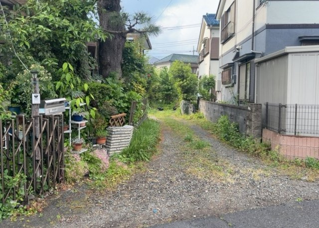 【冷暖房・空調設備】 | 床下換気口は、床下に湿気がこもることを防ぎ、効果的に換気を行うために設置されています。床下換気口が設置されていない建物は、基礎パッキング工法などにより換気を行なっています。詳細は現地でご確認ください。