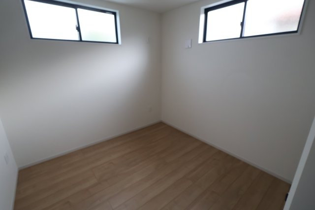 《仲介手数料無料》上尾市西宮下４丁目380-13新築一戸建てKEIAI GRACEの洋室