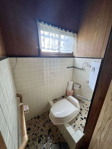 迎町戸建のトイレ