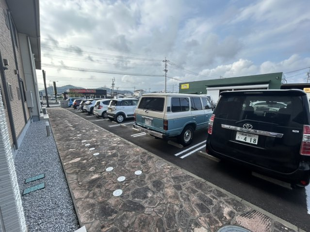 SHM feliseed KH  の駐車場
