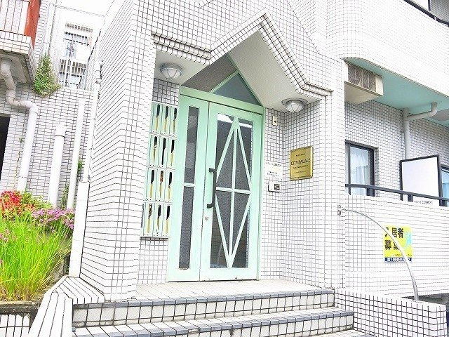 シティパレス学園前Ｐ７のエントランス|エントランスです