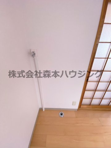 【設備】 | 　エアロプレーン春日 | 室内洗濯機置き場です